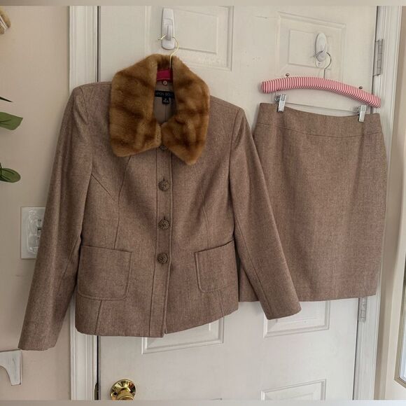 VTG Albert Nipon Boutique Fur Collar Tan Gold Sheen Wool Skirt Suit Size M/6/8P - Picture 16 of 16
